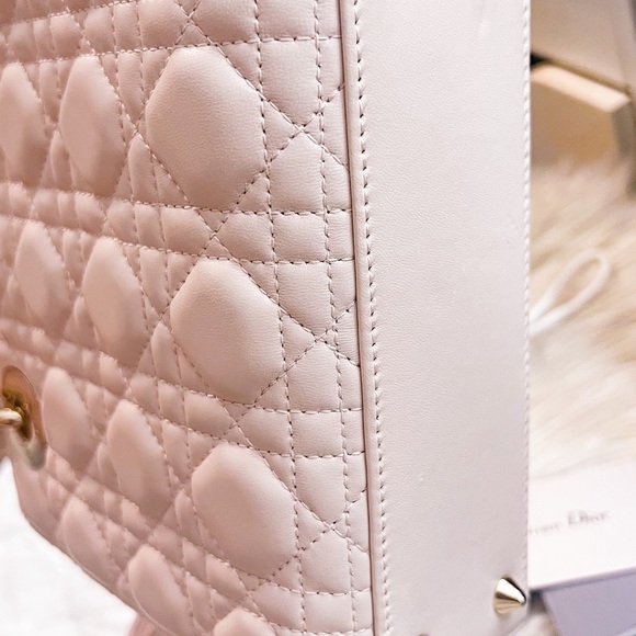 SOLD 💯 Authentic Lambskin Cannage Lady Dior Small Light Pink - Picture 5 of 10